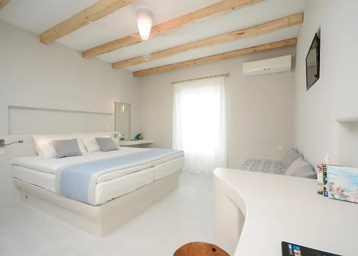 Antony (adults Only) Apartahotel